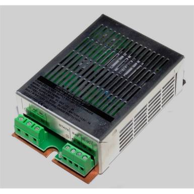 Makrai kapcsol&oacute; &uuml;zemű sz&uuml;netmentes&iacute;thető t&aacute;pegys&eacute;g, 6A/12V-13,8V, intelligens