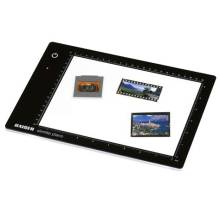 KAISER Slimlite Plano LED &Aacute;tvil&aacute;g&iacute;t&oacute; t&aacute;bla 32 x 22,8 cm