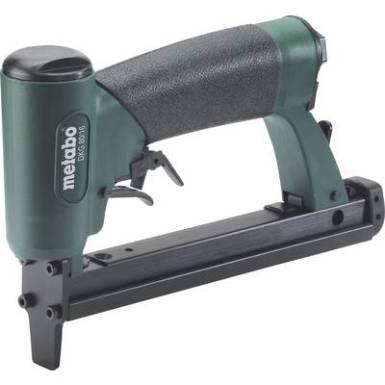 Sűrített levegős tűzőgép Metabo DKG 80/16DL Hordtáskával Sűrített levegős tűzőgép Metabo DKG 80/16DL Hordtáskával