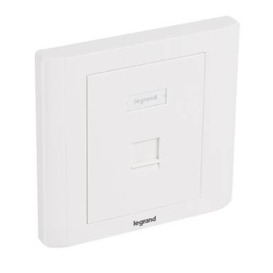 Legrand süllyesztett szerelvény - 1xRJ45 keystone port fogadására egyenes fehérburkolattal és kerett Legrand süllyesztett szerelvény - 1xRJ45 keystone port fogadására egyenes fehérburkolattal és kerett